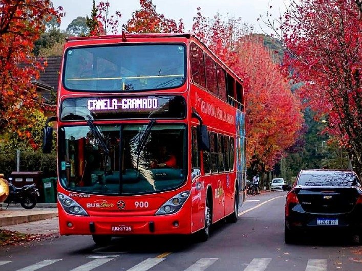 Passeio de Bustour por Gramado e Canela