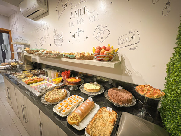 Buffet do café da manhã da Pousada Viena